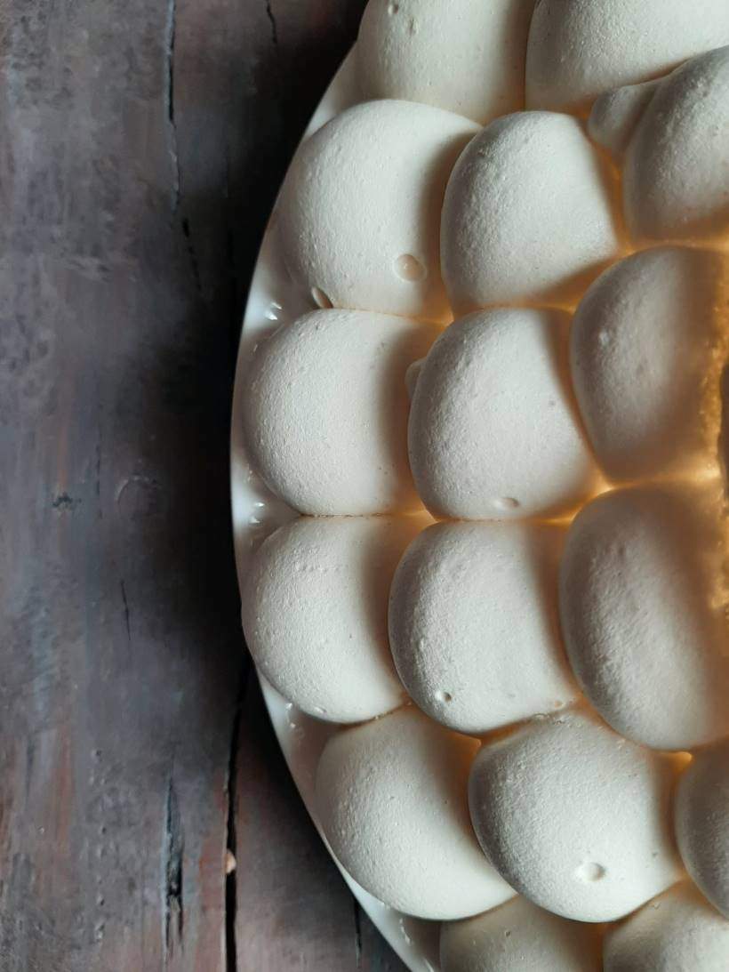 Pavlova con crema diplomatica